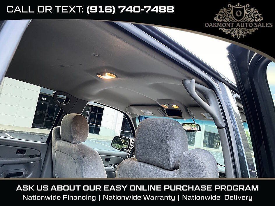 Used 2005 Chevrolet Avalanche Z71 w/ Preferred Equipment Group AWD/4WD image 15