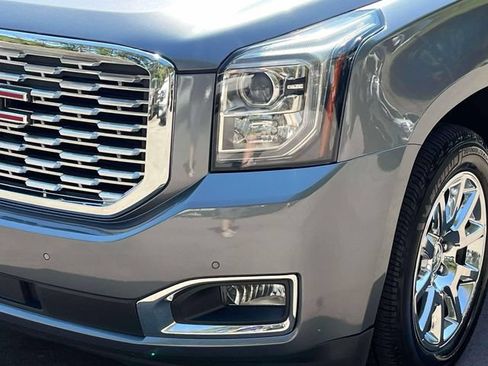 Used 2019 GMC Yukon XL Denali AWD/4WD image 9