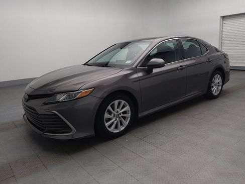 Used 2022 Toyota Camry LE FWD image 2