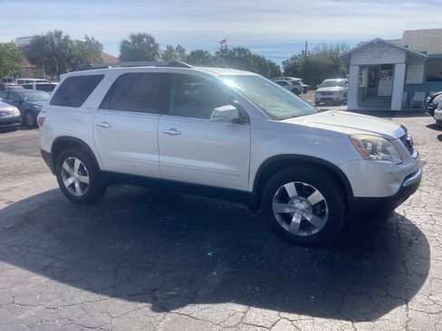 Used 2011 GMC Acadia SLT FWD image 6