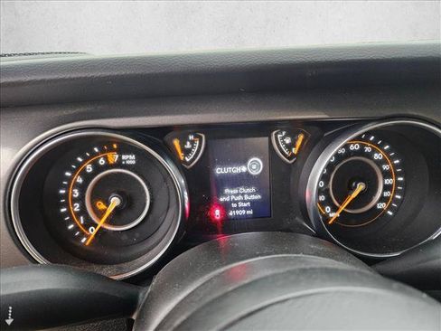 Used 2023 Jeep Gladiator Sport AWD/4WD image 19