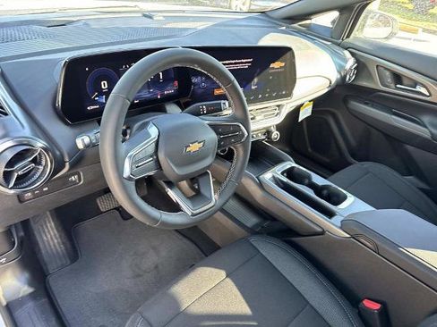 New 2026 Chevrolet Equinox EV LT image 12