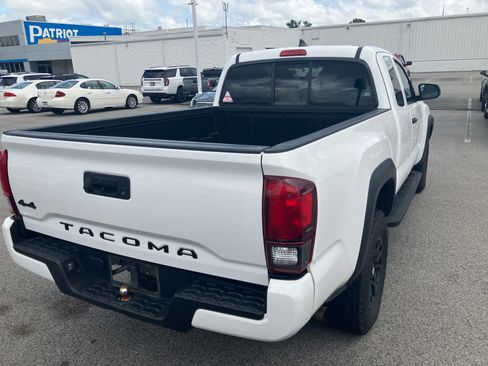 Used 2019 Toyota Tacoma SR w/ SX Package AWD/4WD image 7