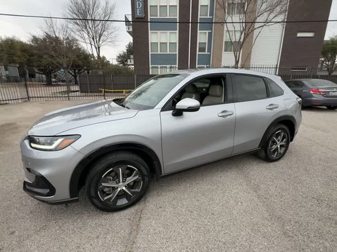 Certified 2023 Honda HR-V EX-L image 4