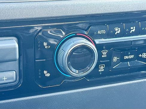 Used 2025 Chevrolet Silverado 1500 LT image 20