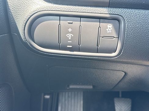 Used 2017 Kia Forte LX FWD image 24