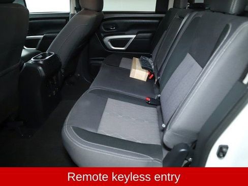 Used 2024 Nissan Titan SV w/ SV Convenience Package image 15
