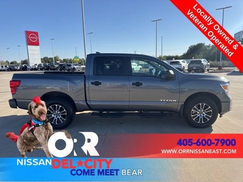 Used 2023 Nissan Titan SV w/ Accessory Utility Package image 6