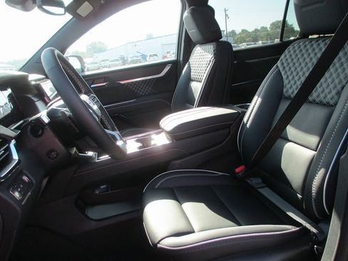 New 2025 GMC Acadia Denali image 16