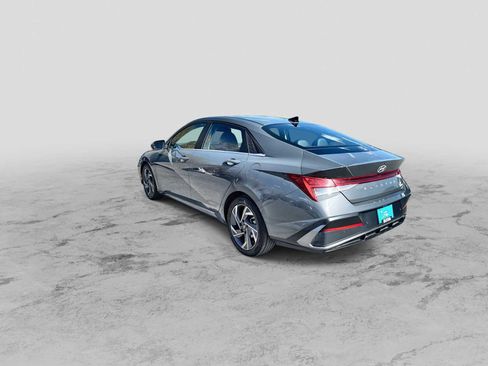 Used 2024 Hyundai Elantra Limited image 6