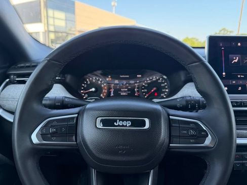 Used 2024 Jeep Compass Latitude AWD/4WD image 15