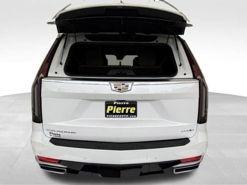 Used 2023 Cadillac Escalade ESV Premium Luxury w/ Performance Package AWD/4WD image 4