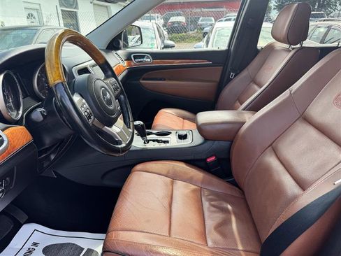 Used 2013 Jeep Grand Cherokee Overland image 30