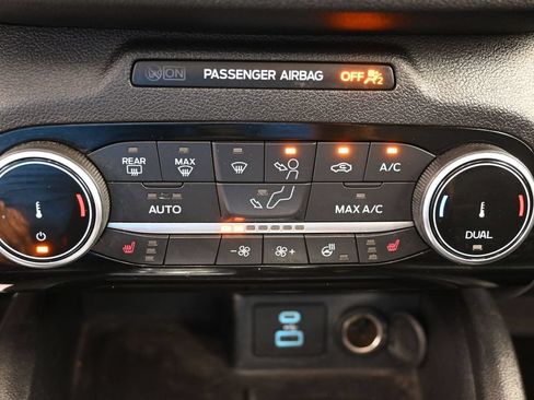 Used 2022 Ford Escape Titanium AWD/4WD image 32
