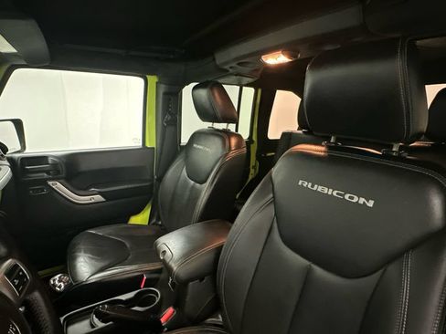 Used 2016 Jeep Wrangler Unlimited Rubicon AWD/4WD image 9