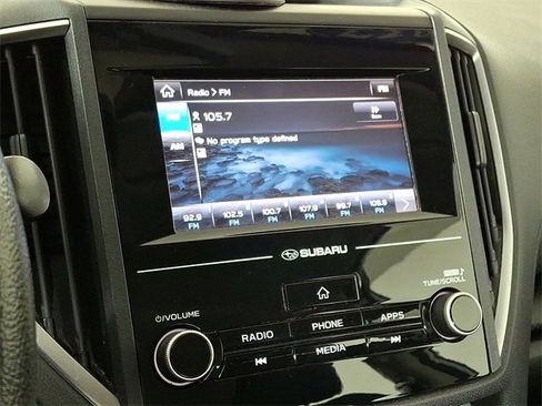 Used 2017 Subaru Impreza 2.0i image 3