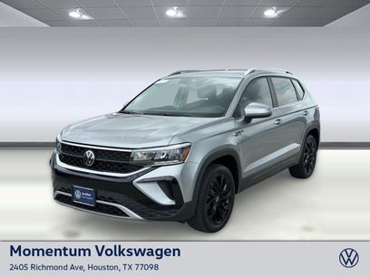 Certified 2023 Volkswagen Taos SE w/ Black Wheel Package