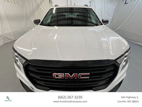 Used 2023 GMC Terrain SLE w/ Driver Convenience Package FWD image 2