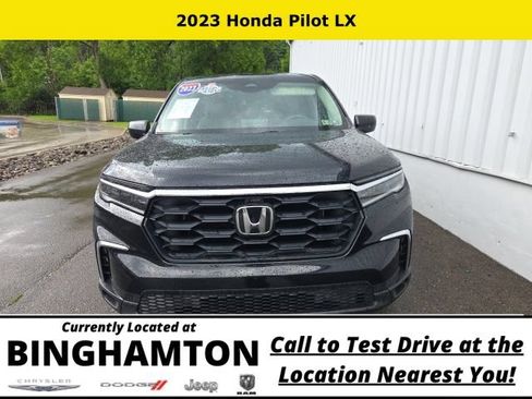 Used 2023 Honda Pilot LX image 2