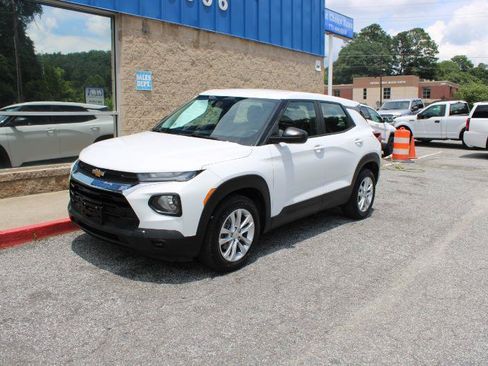 Used 2022 Chevrolet TrailBlazer LS FWD image 3