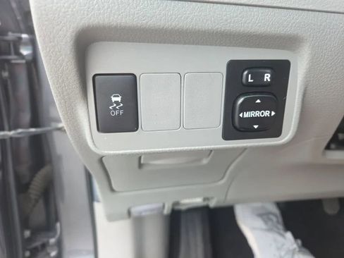 Used 2013 Toyota Corolla L FWD image 13