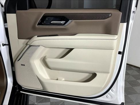Used 2025 GMC Yukon Denali w/ Denali Reserve Package image 26