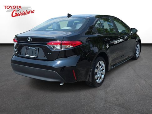 Used 2026 Toyota Corolla LE FWD image 5