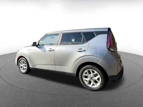 Used 2025 Kia Soul LX w/ LX Technology Package image 10