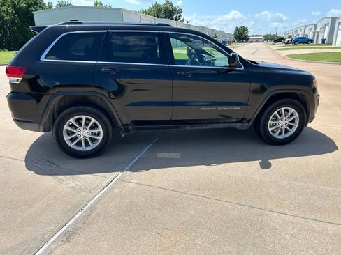 Used 2021 Jeep Grand Cherokee Laredo w/ Security & Convenience Group AWD/4WD image 6