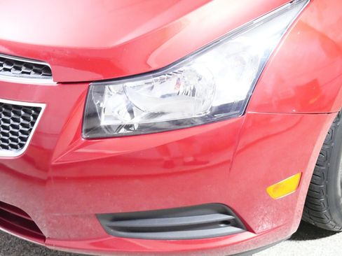 Used 2014 Chevrolet Cruze LT FWD image 16