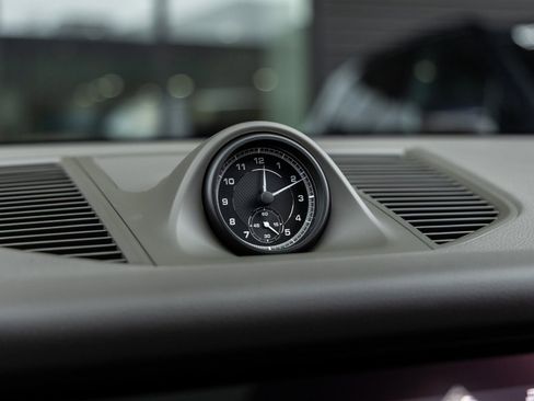 New 2026 Porsche Macan image 30