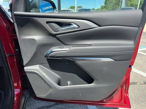 New 2026 Chevrolet Traverse LT w/ Driver Confidence Package AWD/4WD image 10