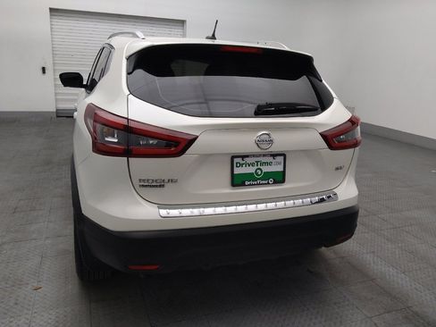 Used 2022 Nissan Rogue Sport SV w/ Technology Package FWD image 6