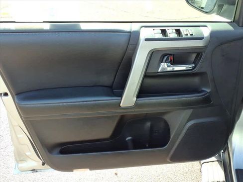 Used 2014 Toyota 4Runner SR5 Premium image 13