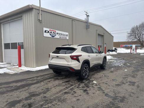 New 2026 Chevrolet Trax RS image 3