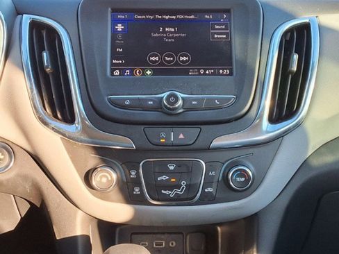 Used 2023 Chevrolet Equinox LS w/ LS Convenience Package image 17