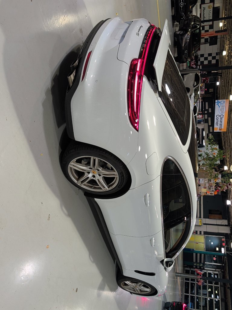 Used 2018 Porsche Panamera 4S AWD/4WD image 11