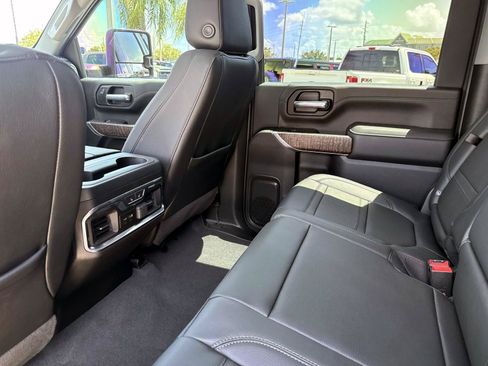 Used 2023 GMC Sierra 2500 Denali w/ Denali Ultimate Package AWD/4WD image 18
