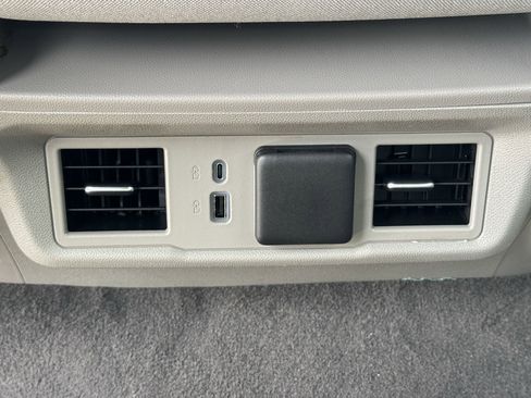 Used 2025 Chevrolet Silverado 2500 LT w/ Convenience Package image 32