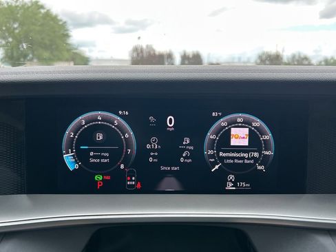 New 2026 Volkswagen Tiguan SE FWD image 25