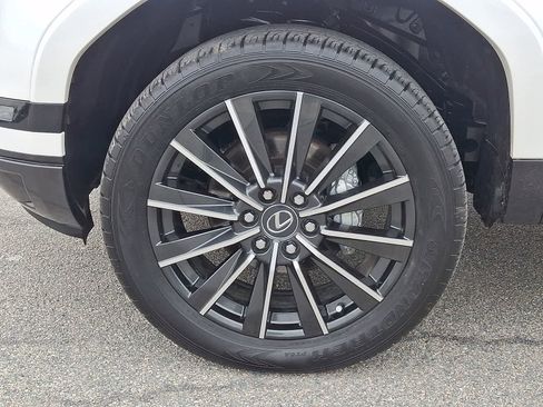 Used 2024 Lexus GX 550 w/ Accessory Package (2T) image 9