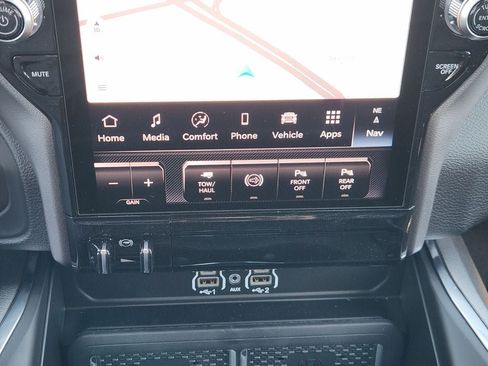 New 2026 RAM 2500 Laramie AWD/4WD image 14