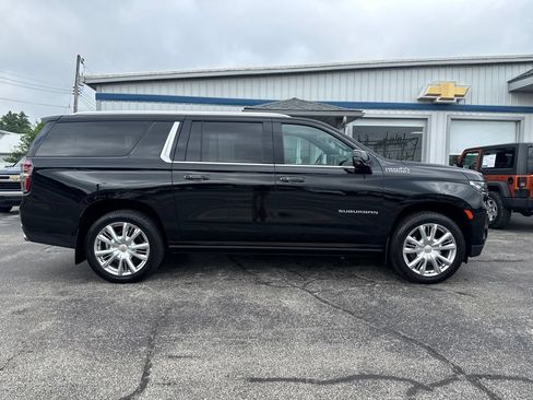 Used 2023 Chevrolet Suburban High Country w/ LPO, Illumination Package AWD/4WD image 8