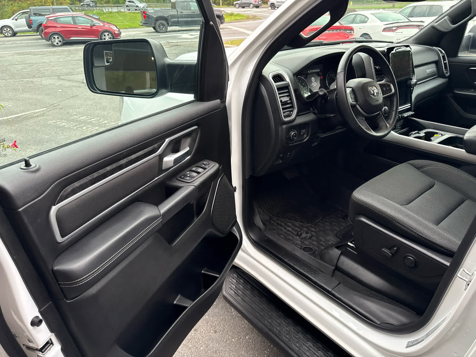 Used 2023 RAM 1500 Big Horn AWD/4WD image 14