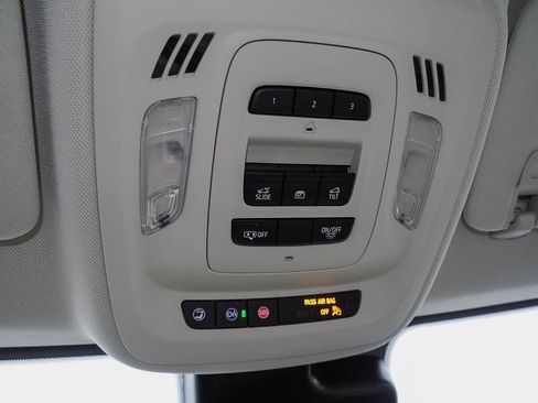 Used 2023 Buick Envision Avenir image 34