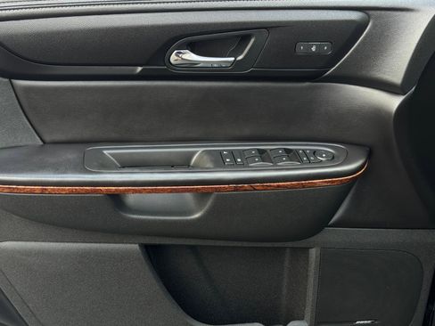 Used 2014 Chevrolet Traverse LTZ image 14