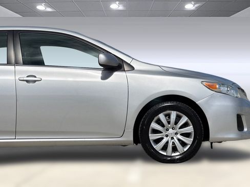 Used 2013 Toyota Corolla LE FWD image 31
