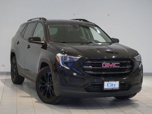 Used 2019 GMC Terrain SLE w/ Driver Convenience Package image 2