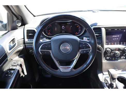 Used 2018 Jeep Grand Cherokee Trailhawk w/ Trailhawk Luxury Group AWD/4WD image 22