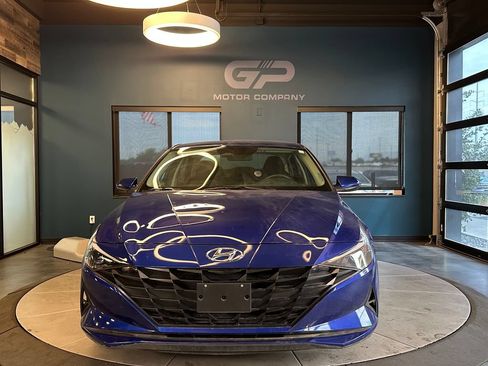 Used 2023 Hyundai Elantra SEL FWD image 8
